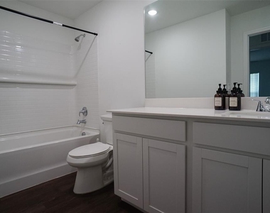 705 Pennsylvania Avenue - Photo Thumbnail 17