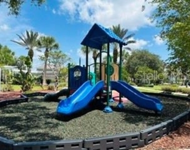 12253 Country White Circle - Photo Thumbnail 23