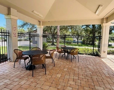 12253 Country White Circle - Photo Thumbnail 22