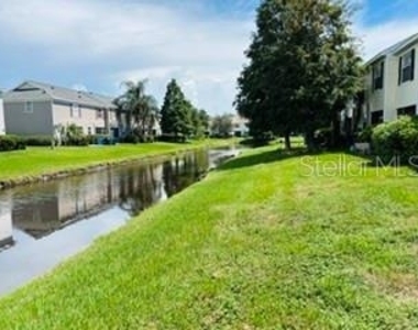 12253 Country White Circle - Photo Thumbnail 20