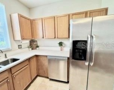 12253 Country White Circle - Photo Thumbnail 2