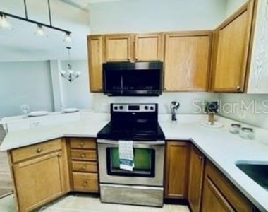 12253 Country White Circle - Photo Thumbnail 3