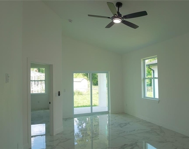 8924 N Orleans Avenue - Photo Thumbnail 26