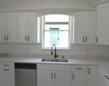 8924 N Orleans Avenue - Photo Thumbnail 36
