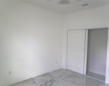 8924 N Orleans Avenue - Photo Thumbnail 50