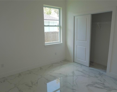 8924 N Orleans Avenue - Photo Thumbnail 52