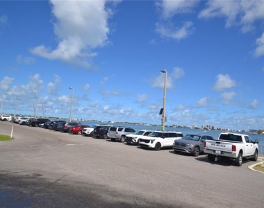 2944 W Bay Drive - Photo Thumbnail 34