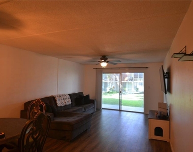 2944 W Bay Drive - Photo Thumbnail 2