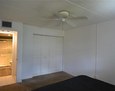 2944 W Bay Drive - Photo Thumbnail 15