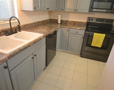 2944 W Bay Drive - Photo Thumbnail 11