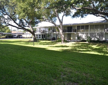 2944 W Bay Drive - Photo Thumbnail 21