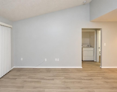 8645 Fancy Finch Drive - Photo Thumbnail 21