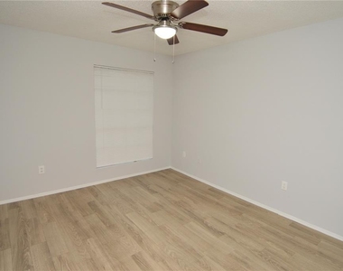 8645 Fancy Finch Drive - Photo Thumbnail 23