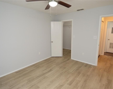 8645 Fancy Finch Drive - Photo Thumbnail 30