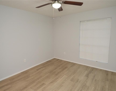 8645 Fancy Finch Drive - Photo Thumbnail 25
