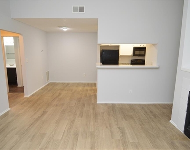 8645 Fancy Finch Drive - Photo Thumbnail 5