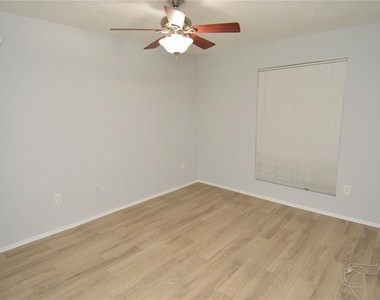 8645 Fancy Finch Drive - Photo Thumbnail 38