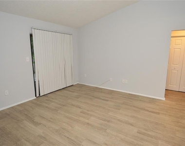 8645 Fancy Finch Drive - Photo Thumbnail 19