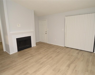 8645 Fancy Finch Drive - Photo Thumbnail 16