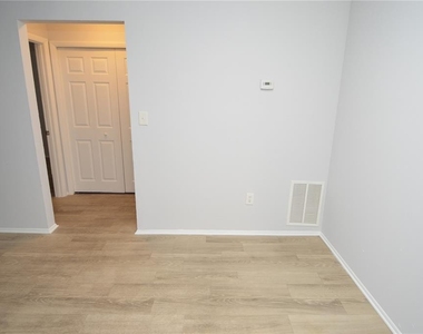 8645 Fancy Finch Drive - Photo Thumbnail 10