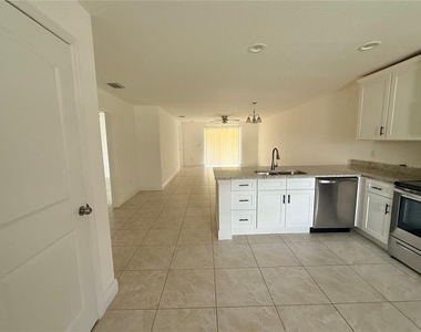 10440 Grimes Street - Photo Thumbnail 6