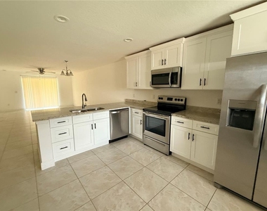 10440 Grimes Street - Photo Thumbnail 5