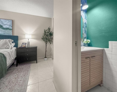 2700 Bayshore Boulevard - Photo Thumbnail 29