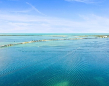 2700 Bayshore Boulevard - Photo Thumbnail 70