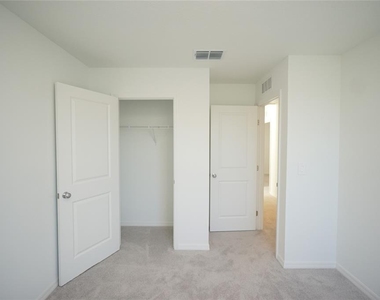 10536 Sage Canyon Drive - Photo Thumbnail 12