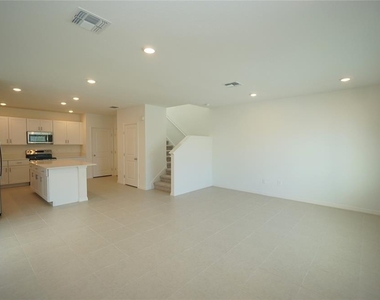 10536 Sage Canyon Drive - Photo Thumbnail 7