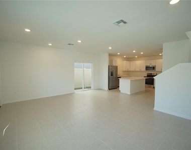 10536 Sage Canyon Drive - Photo Thumbnail 4