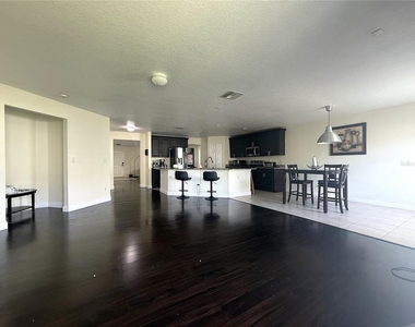 30909 Sonnet Glen Drive - Photo Thumbnail 5