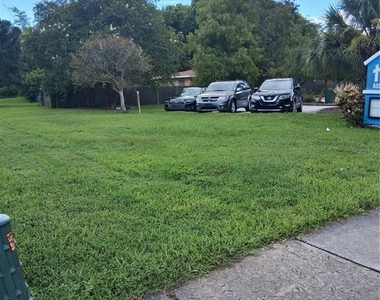 472 Clearwater Largo Road N - Photo Thumbnail 10