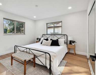 1639 Summit Way - Photo Thumbnail 5