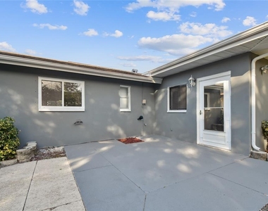 1639 Summit Way - Photo Thumbnail 27