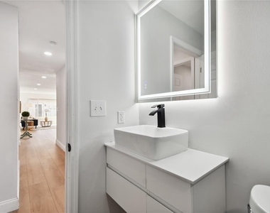 1639 Summit Way - Photo Thumbnail 24