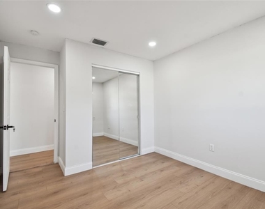 1639 Summit Way - Photo Thumbnail 21