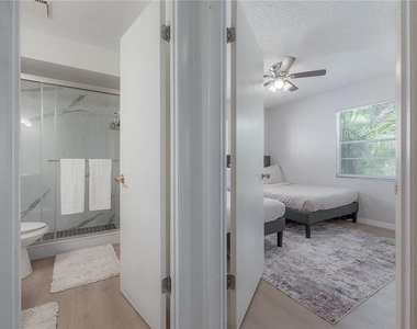 6910 S Macdill Avenue - Photo Thumbnail 13