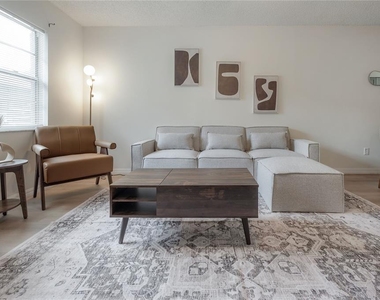 6910 S Macdill Avenue - Photo Thumbnail 5