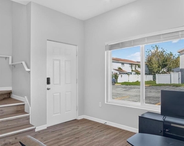 1931 Oxnard Court - Photo Thumbnail 8