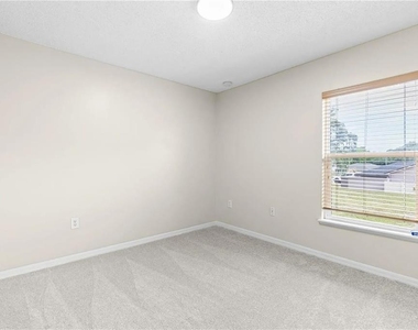 352 Clearfield Avenue - Photo Thumbnail 29