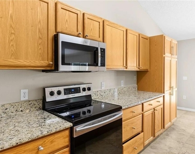352 Clearfield Avenue - Photo Thumbnail 16