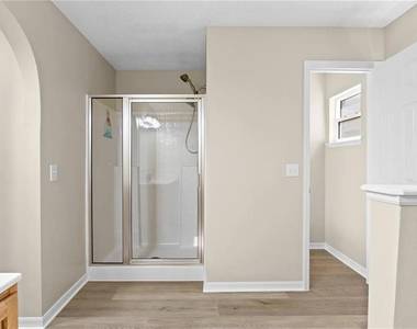 352 Clearfield Avenue - Photo Thumbnail 23