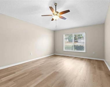 352 Clearfield Avenue - Photo Thumbnail 22