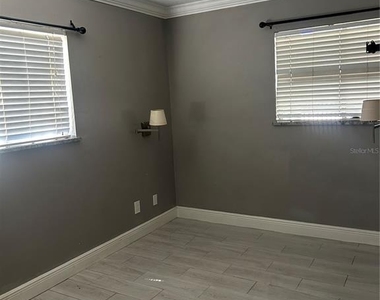 6347 Newtown Circle - Photo Thumbnail 5