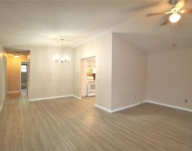 6633 68th Street N - Photo Thumbnail 1