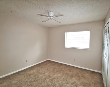 6633 68th Street N - Photo Thumbnail 14