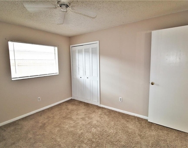 6633 68th Street N - Photo Thumbnail 13