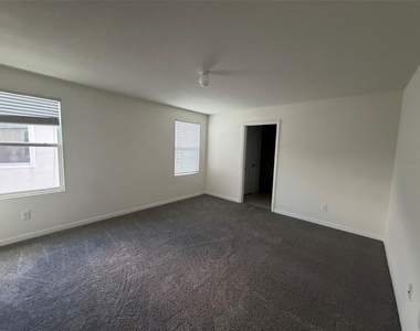 7557 Tuscan Bay Circle - Photo Thumbnail 10