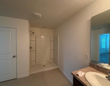 7557 Tuscan Bay Circle - Photo Thumbnail 14